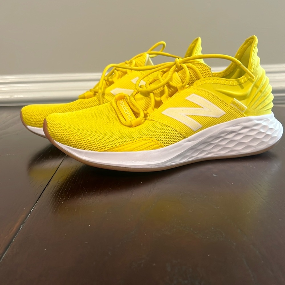 New Balance Foam Roav NEW!